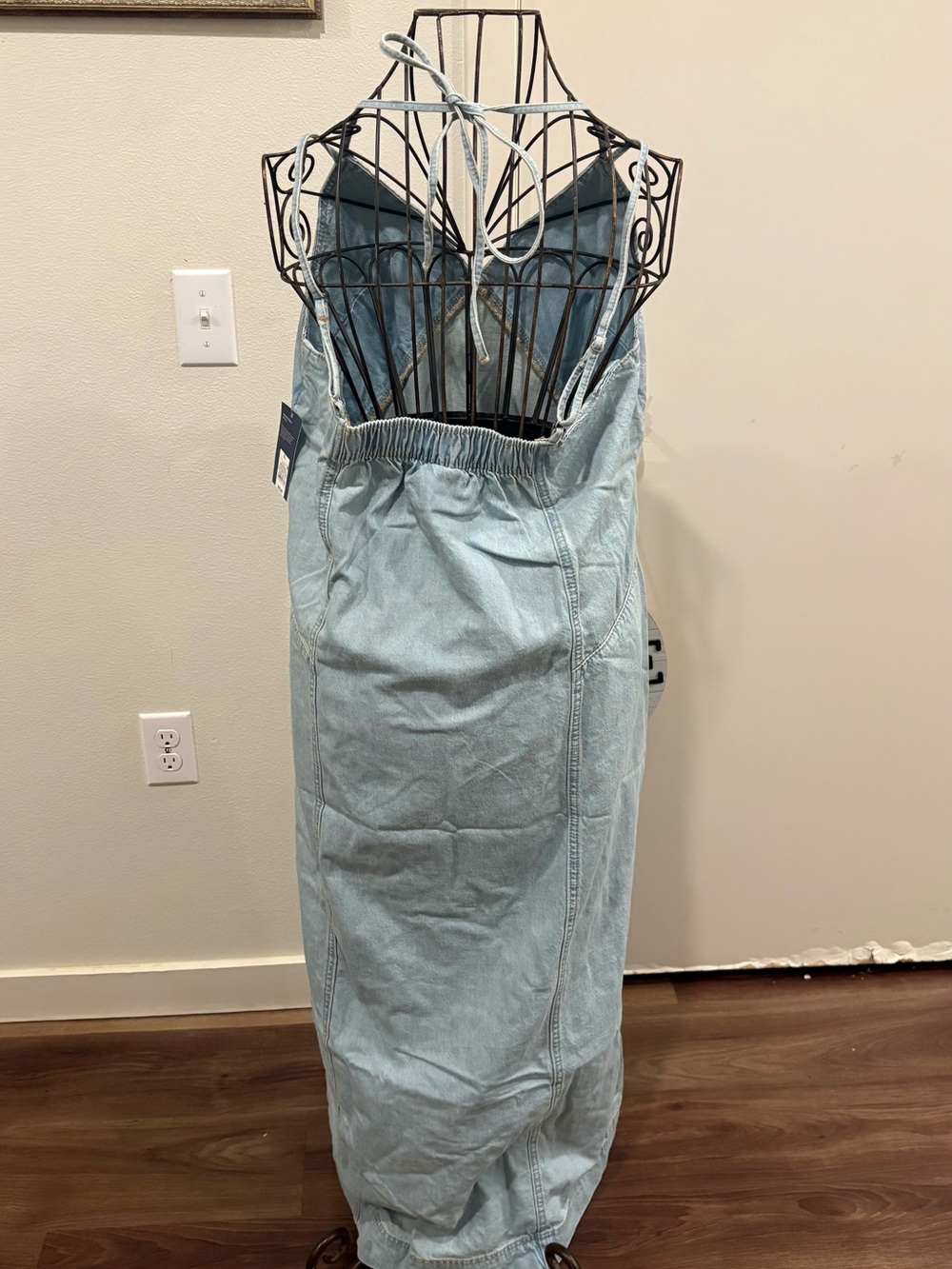 Beautiful Denim Dress universal thread light blue with straps. - Picture 6 of 8
